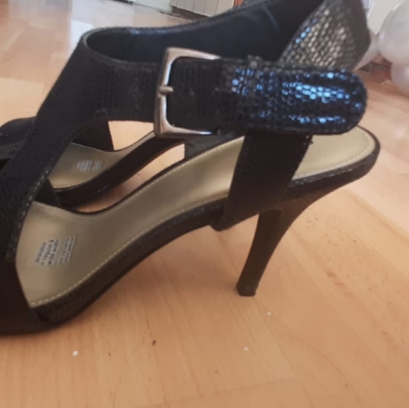 East 5th Party heels. Size 8. Brand new. - Picture 3 of 4